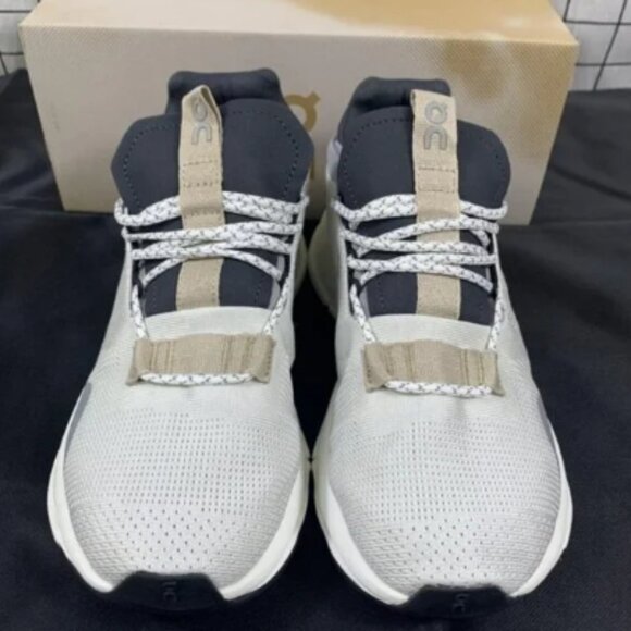 On Running Women's Gray and Black Platform Shoes - Picture 2 of 5